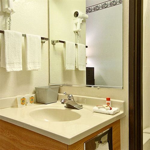 Hotel Super 8 Lodge  | Shreveport | Louisiana | United States 19