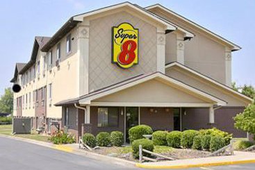 Hotel Super 8 Charlotteamusement Park