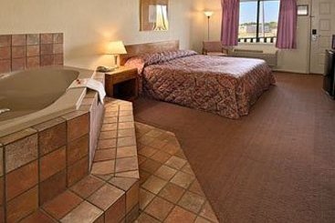 Hotel Super 8 Tulsa East Arpt 