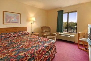 Super 8 Motel  | Hannibal | Missouri | United States 2