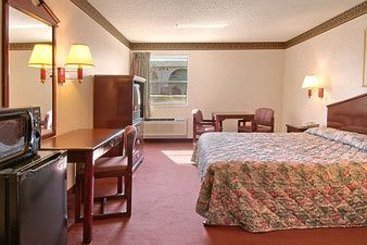 Motel Super 8 Dickson 