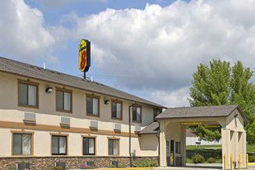 Motel Super 8 Newton Iowa