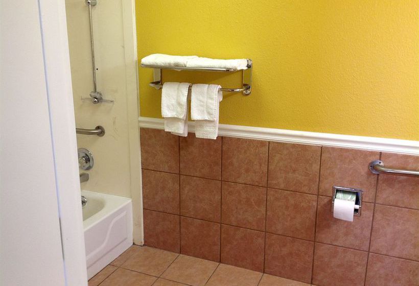 Motel Colonial Inn & Suites  | Memphis | Tennessee | United States 10