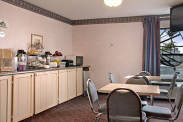 Motel Super 8 Evansville North  | Evansville | Indiana | United States 3