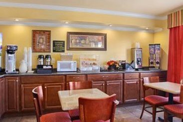 Motel Rodeway Inn & Suites Jacksonville  | Jacksonville | North Carolina | United States 3