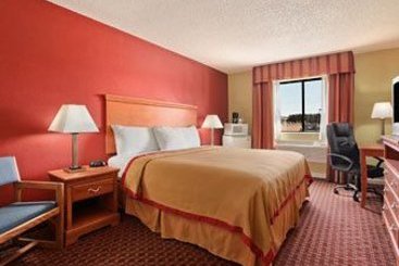 Motel Rodeway Inn & Suites Jacksonville  | Jacksonville | North Carolina | United States 5