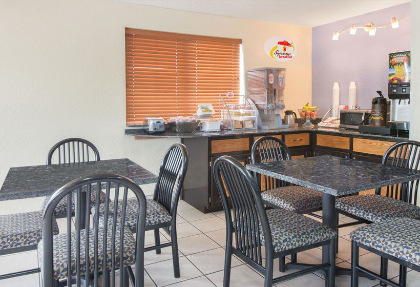 Motel Super 8 New Castle  | New Castle | Delaware | United States 14