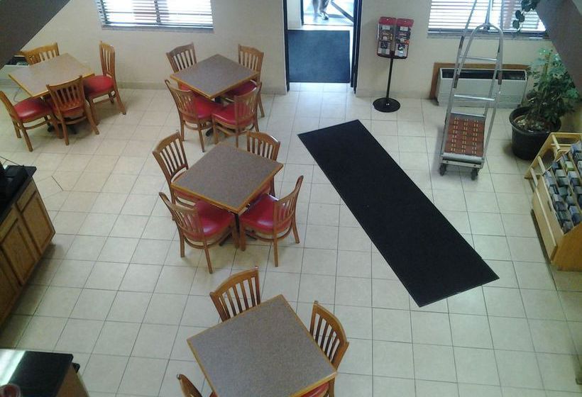 Motel Super 8 Plymouth  | Plymouth | Indiana | United States 3