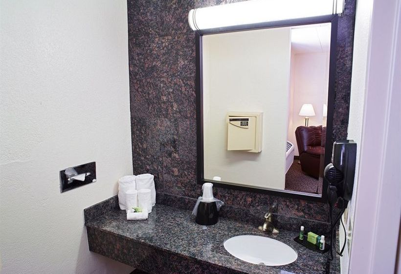 Motel LivINN Hotel St Paul East Maplewood   | Maplewood | Minnesota | United States 3