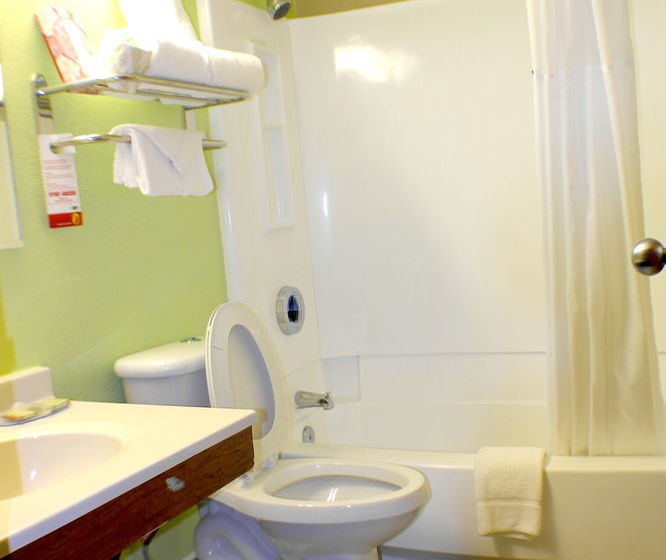 Hotel Super 8 Chesapeake  | Chesapeake | Virginia | United States 8