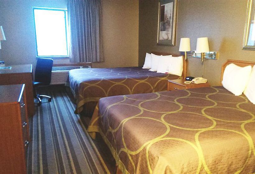 Hotel Super 8 Louisville Airport