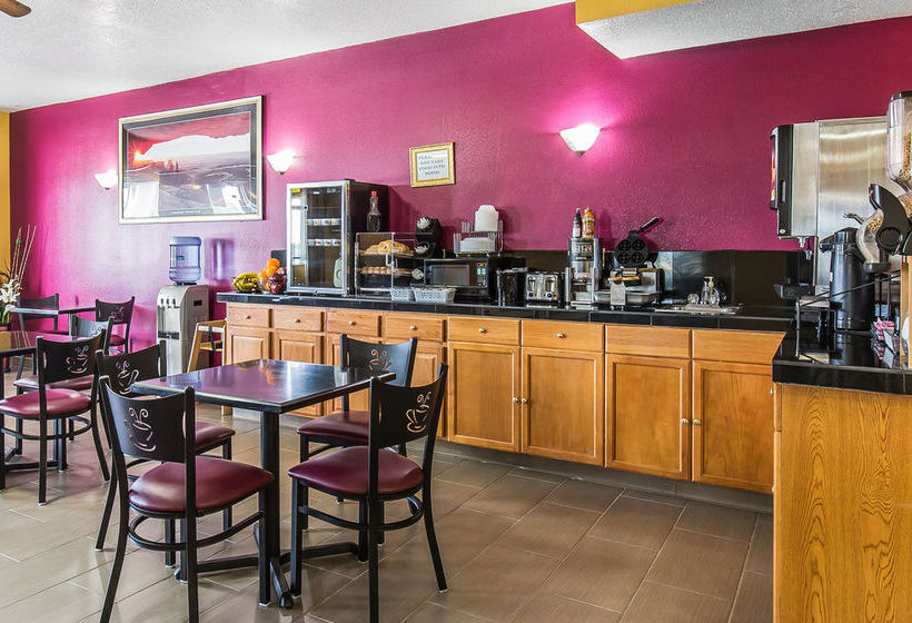 Motel Rodeway Inn & Suites 