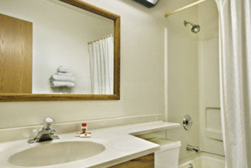 Super 8 Motel  | Lansing | Michigan | United States 5