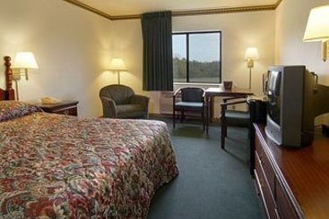 Motel Super 8 Paris  | Paris | Illinois | United States 5