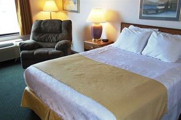 Super 8 Motel  | Marquette | Michigan | United States 1