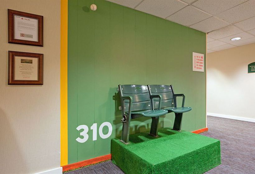 Hotel Holliday Inn Express Boston  | Waltham | Massachusetts | United States 1