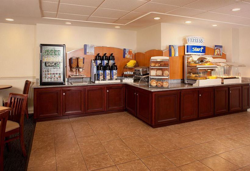 Hotel Holliday Inn Express Boston  | Waltham | Massachusetts | United States 8
