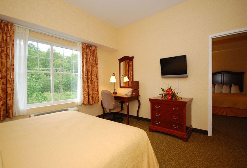 Quality Inn & Suites Evergreen Hotel  | Augusta | Maine | United States 10