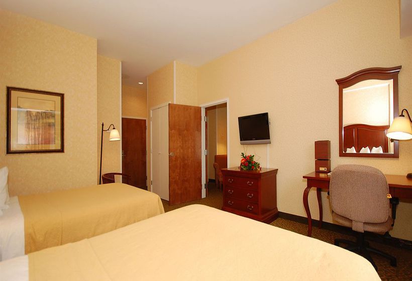 Quality Inn & Suites Evergreen Hotel  | Augusta | Maine | United States 17