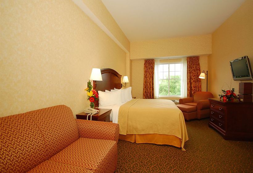 Quality Inn & Suites Evergreen Hotel  | Augusta | Maine | United States 4