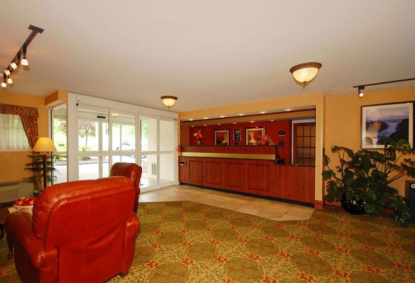 Quality Inn & Suites Evergreen Hotel  | Augusta | Maine | United States 7