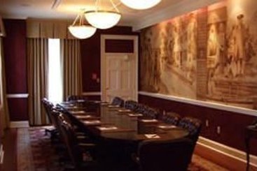 Hotel Tidewater Inn & Conference 