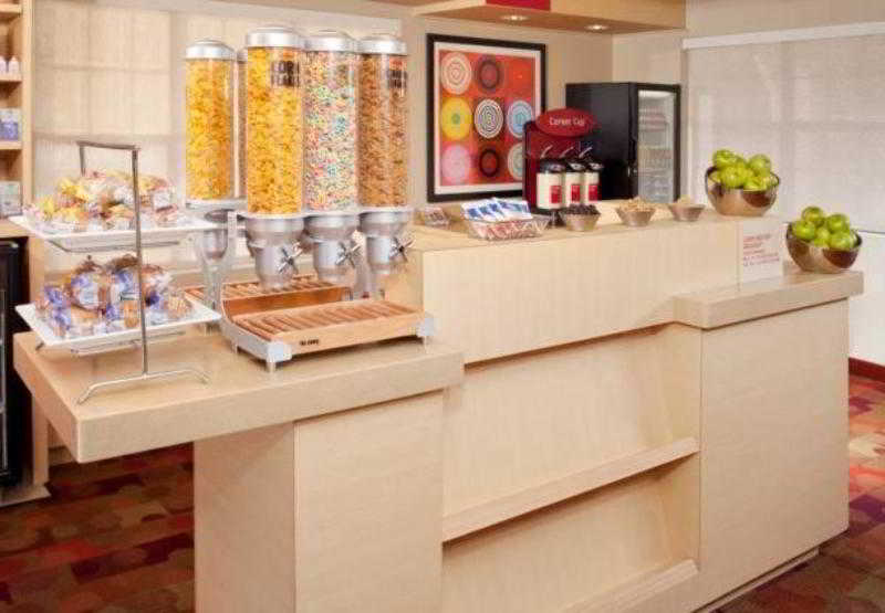 Hotel TownePlace Suites Cleveland Westlake  | Westlake | Ohio | United States 11