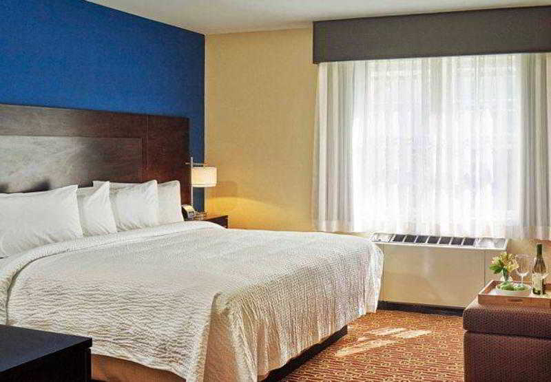 Hotel TownePlace Suites Burlington Williston  | Williston | Vermont | United States 1