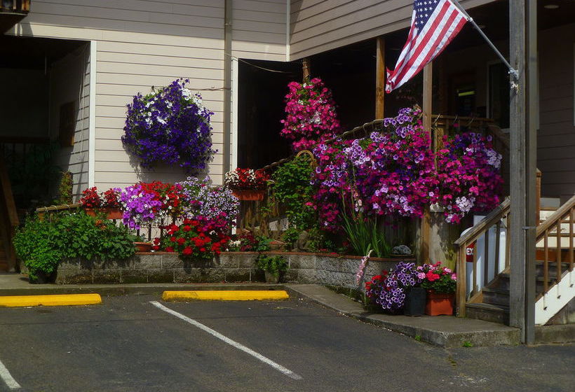 Tradewinds Motel Rockaway Beach 