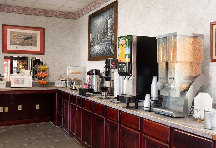 Hotel Travelodge Midland TX  | Midland | Texas | United States 3