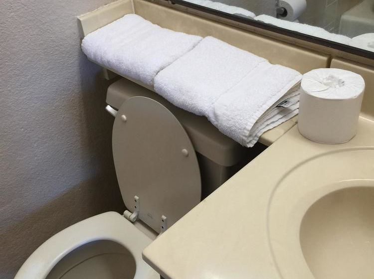 Hotel Americas Best Value Inn  | Hannibal | Missouri | United States 17