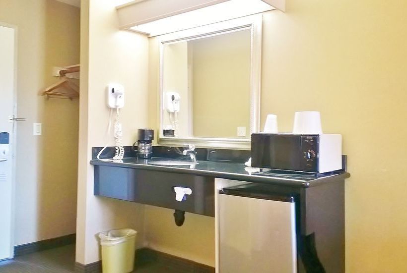 Hotel Briarwood Suites  | Portland | Oregon | United States 10