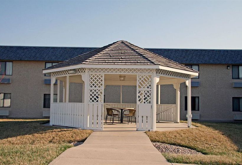 Hotel Camelot Inn & Suites  | York | Nebraska | United States 1