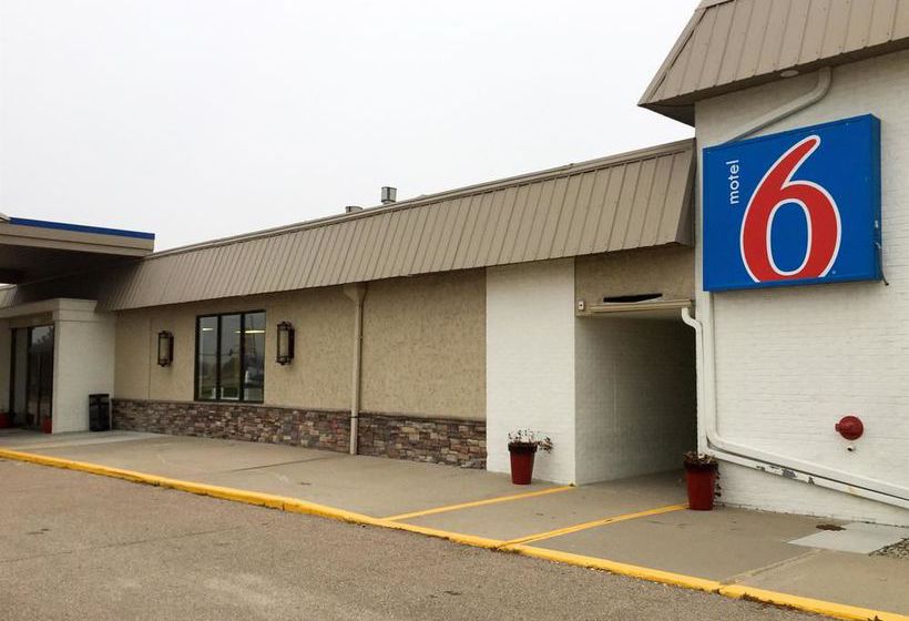 Hotel Camelot Inn & Suites  | York | Nebraska | United States 10