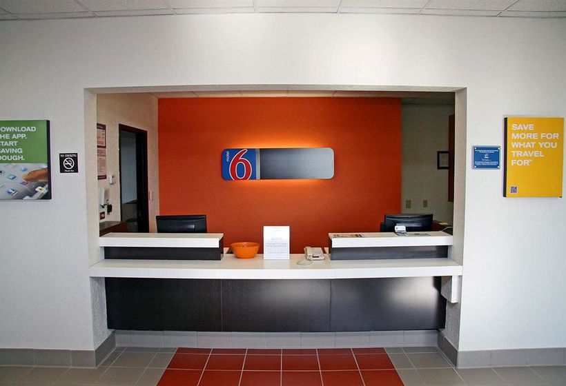 Hotel Camelot Inn & Suites  | York | Nebraska | United States 8