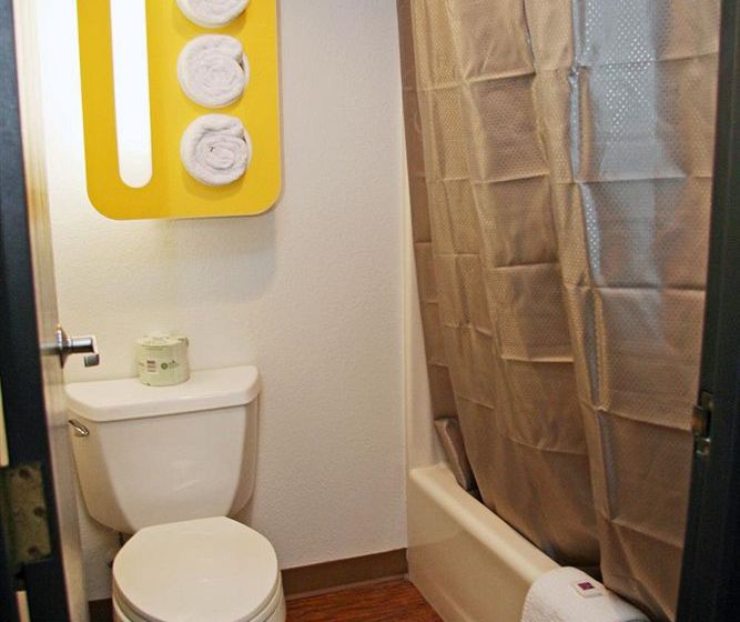 Hotel Camelot Inn & Suites  | York | Nebraska | United States 9