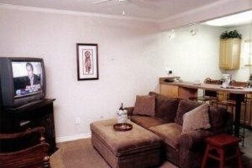 Hotel Vineyard Court Executive Suites  | College Station | Texas | United States 15