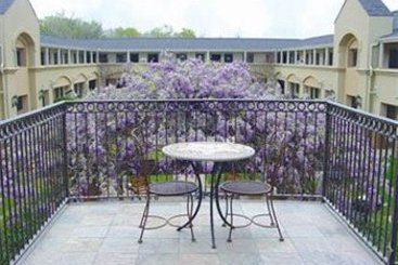 Hotel Vineyard Court Executive Suites  | College Station | Texas | United States 2