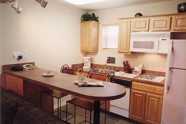 Hotel Vineyard Court Executive Suites  | College Station | Texas | United States 7