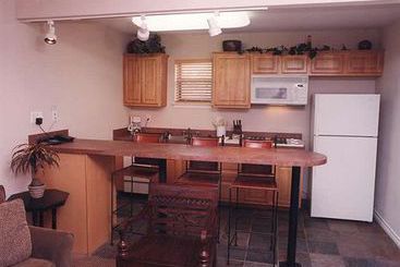 Hotel Vineyard Court Executive Suites  | College Station | Texas | United States 9