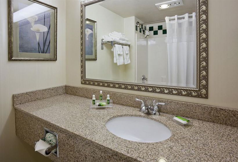 Hotel Wingate Inn  | Appleton | Wisconsin | United States 18