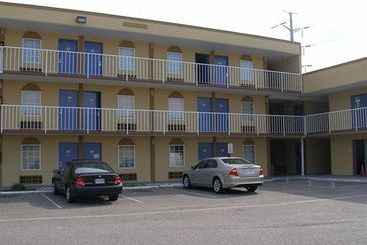Hotel Hampton Bay Plaza & Suites Hampton