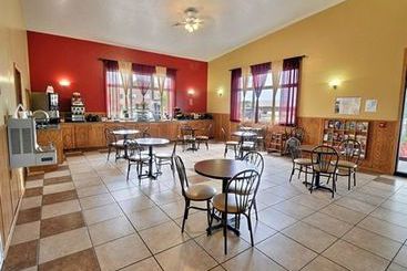 Hotel Econo Lodge Inn & Suites Green Bay  | Green Bay | Wisconsin | United States 8