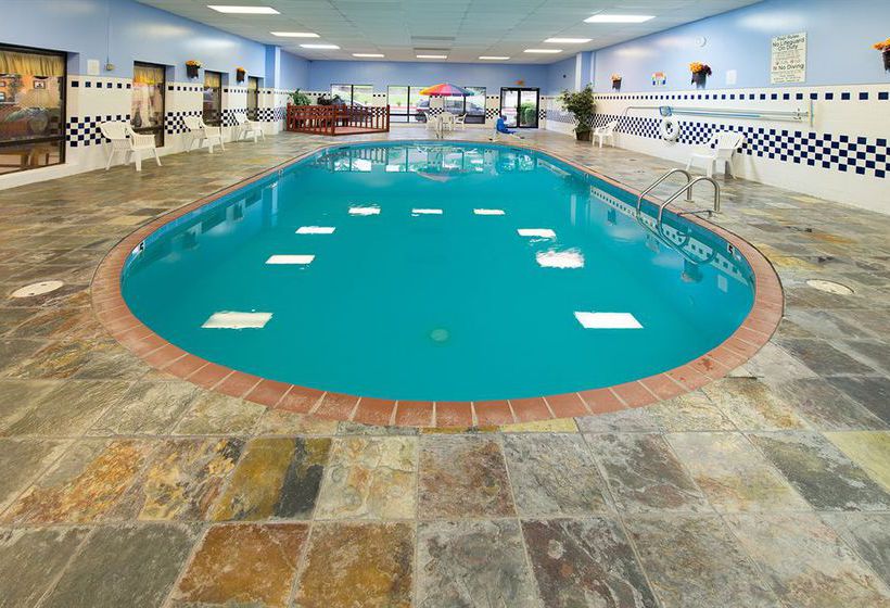 Hotel Super 8 North Little Rock McCain  | North Little Rock | Arkansas | United States 4