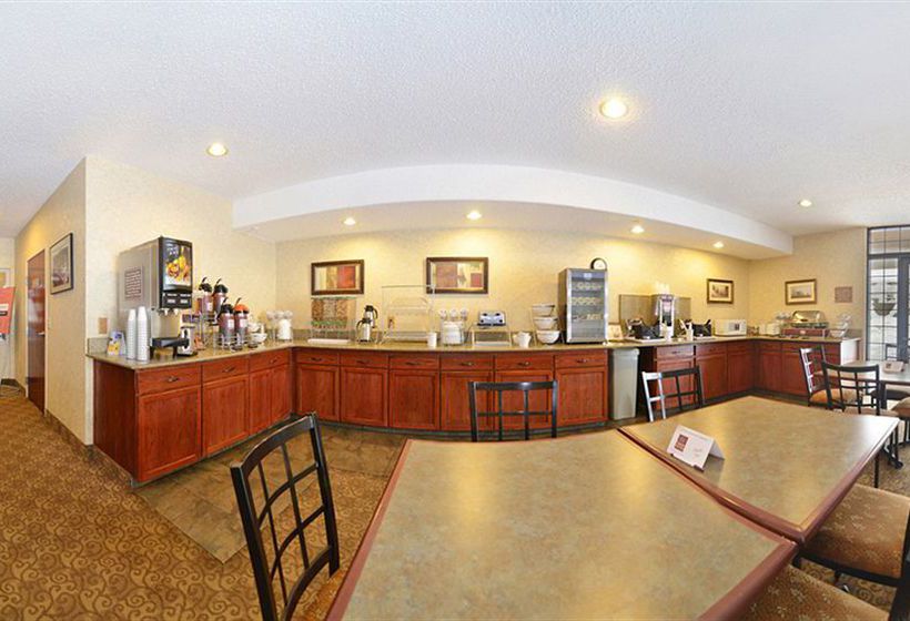 Hotel Comfort Suites at Evergreen Parkway 