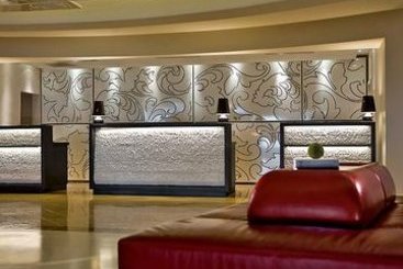 Hotel Renaissance Newark Airport  