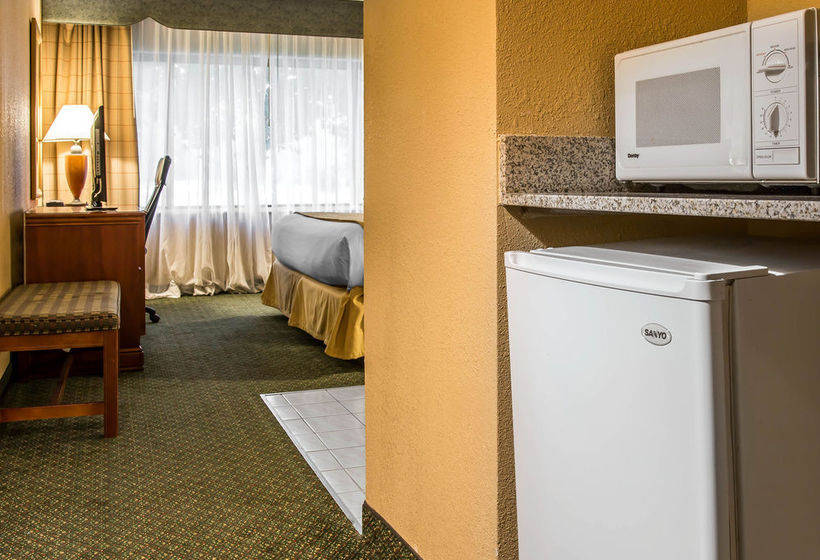 Hotel Quality Inn    | Southfield | Michigan | United States 13
