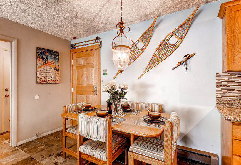 Hotel Ski Inn  | Steamboat Springs | Colorado | United States 17