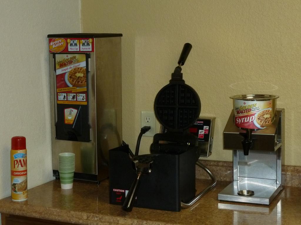 Katahdin Inn & Suites | Millinocket 9