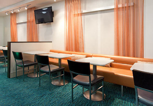 Hotel Springhill Suites By Marriott Portland Airport  | Portland | Oregon | United States 15